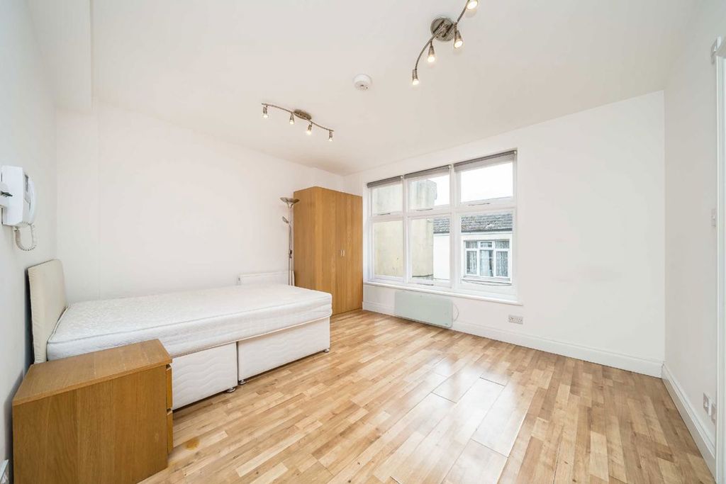 Property photo 2 of 4