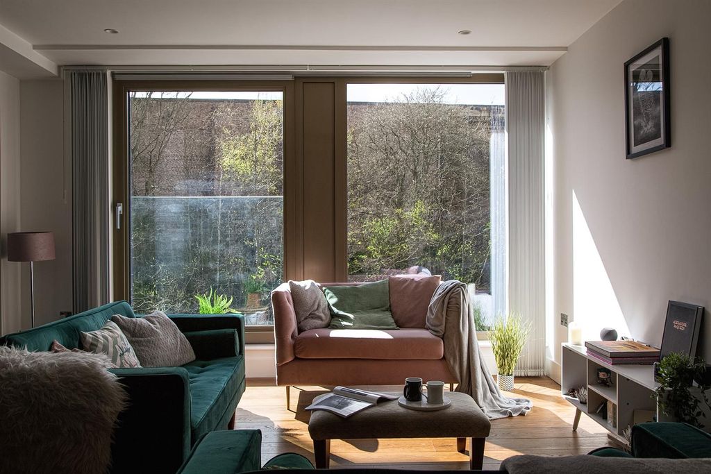 Property photo 2 of 23 Open Plan Living Space