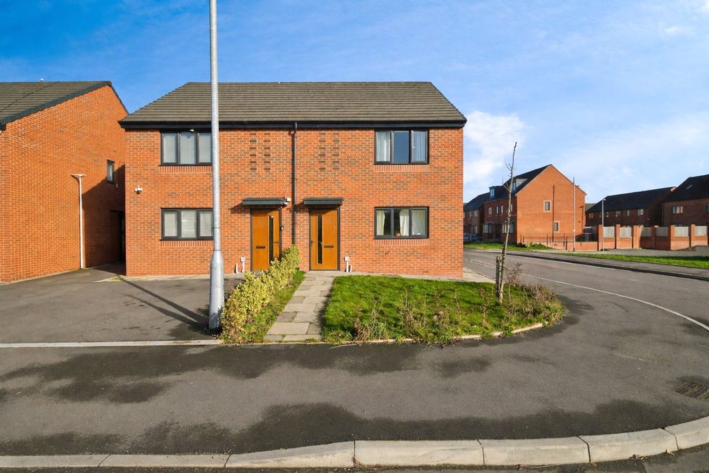 Property photo 1 of 18 External