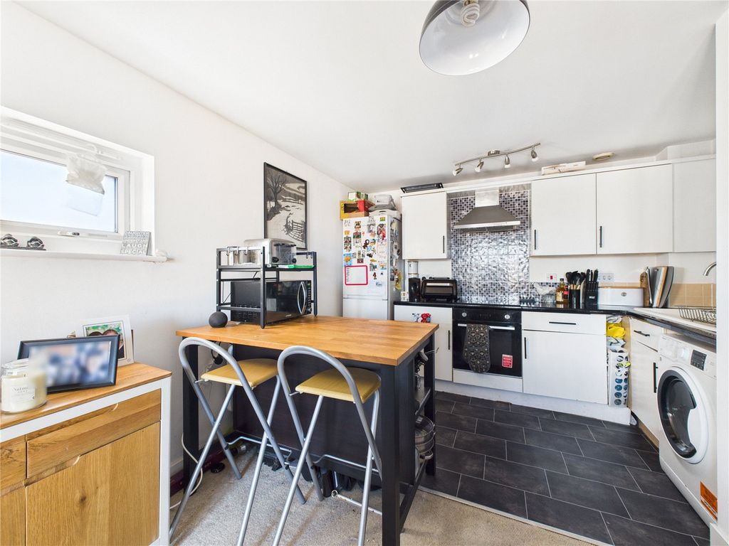 Property photo 3 of 11 Picture No. 02