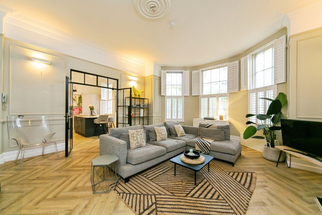 Property photo 3 of 25 Photo