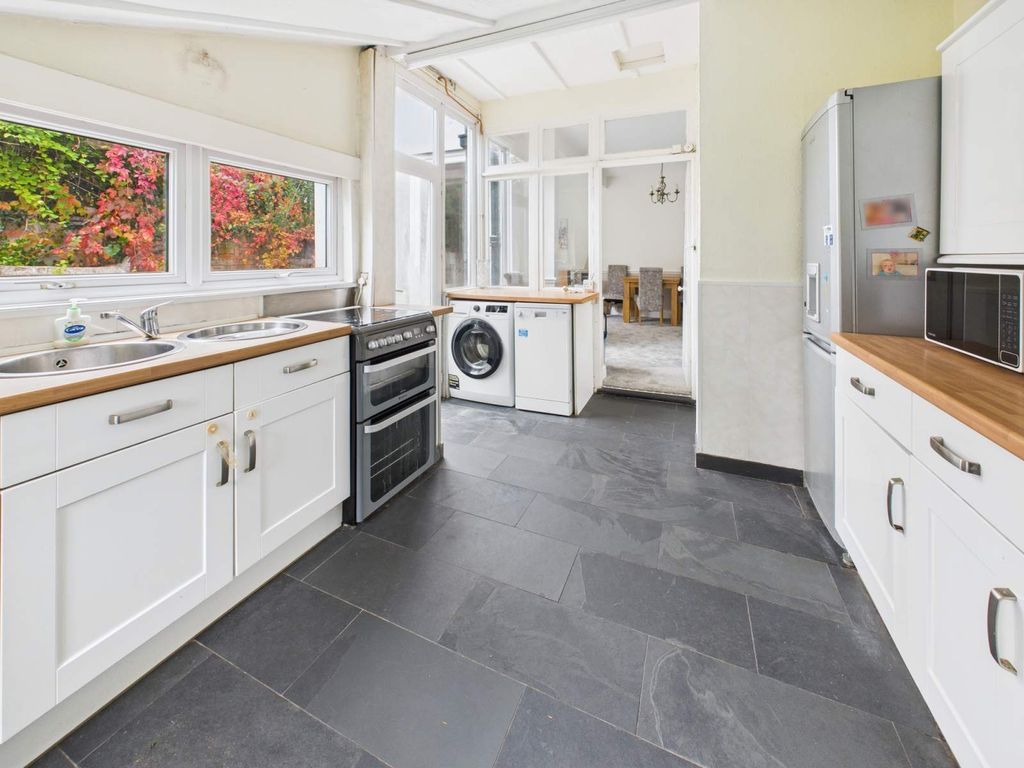 Property photo 3 of 23 Kitchen