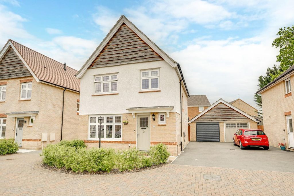 Property photo 1 of 26