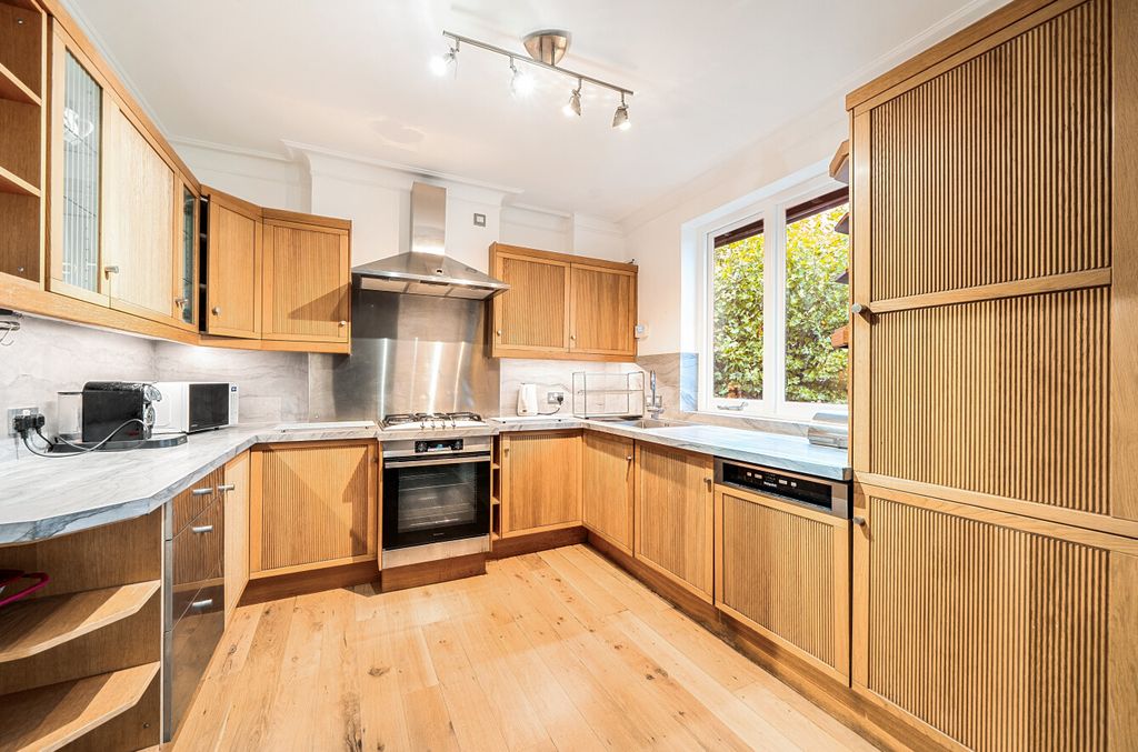 Property photo 2 of 19 1-6Ad7Bfe9Ef58B-1...