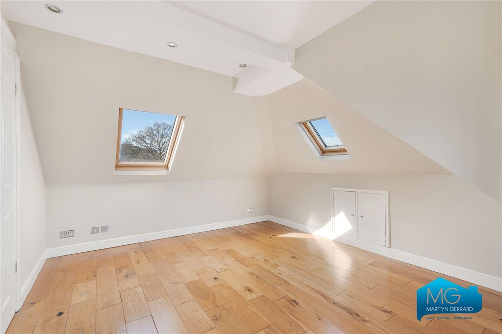 Property photo 3 of 16 Picture No. 05