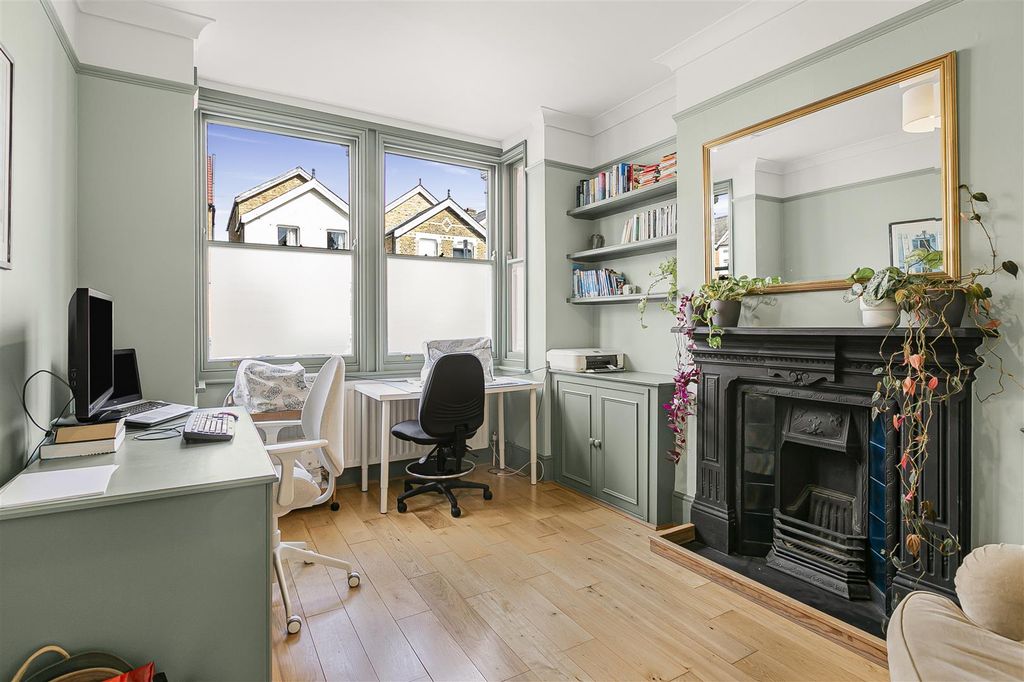 Property photo 2 of 30