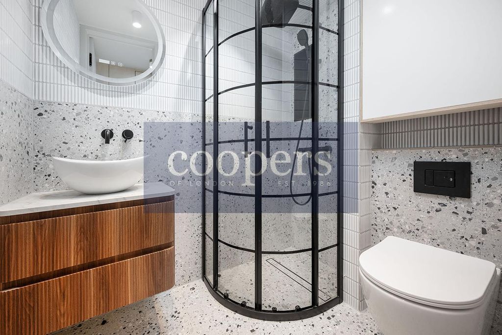 Property photo 2 of 17 W12.Jpg