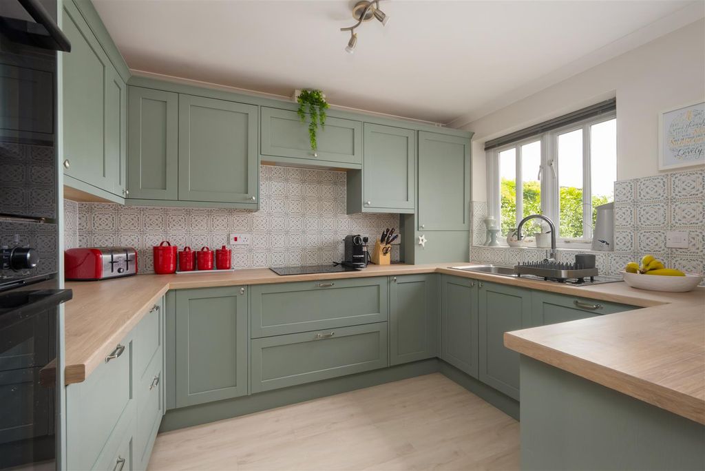 Property photo 3 of 25 Saltway Court, West Cliff, Whitstable