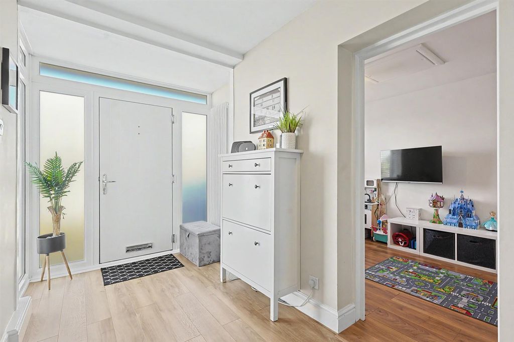 Property photo 3 of 22