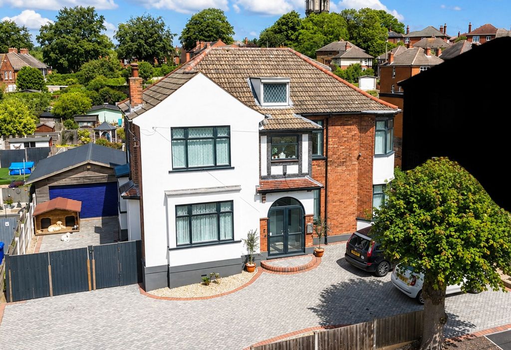 Property photo 1 of 37