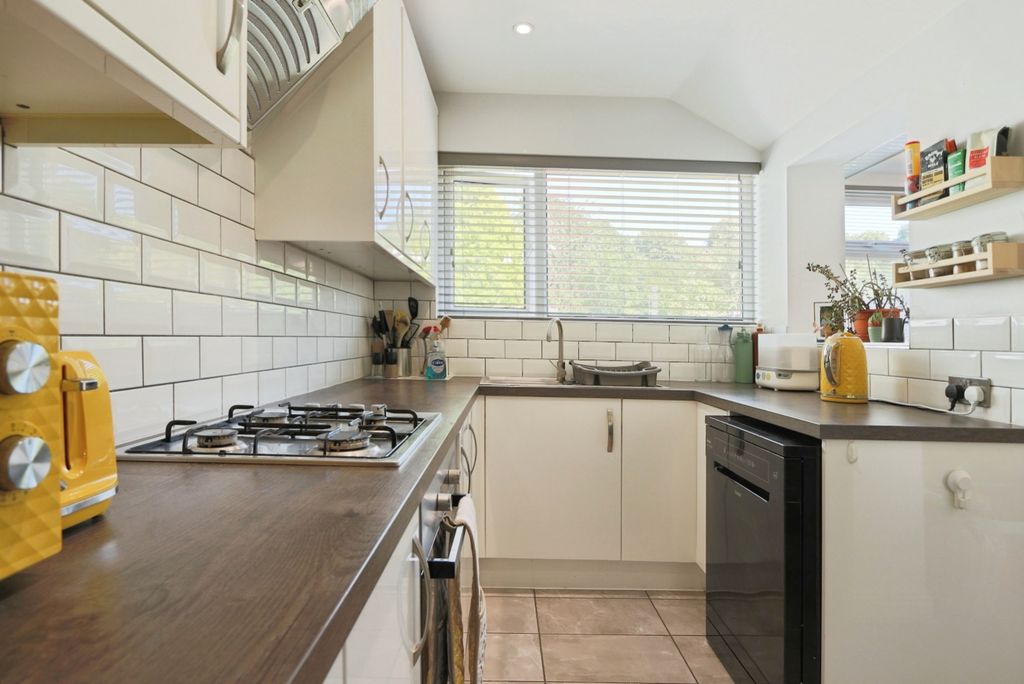 Property photo 3 of 17 4255177