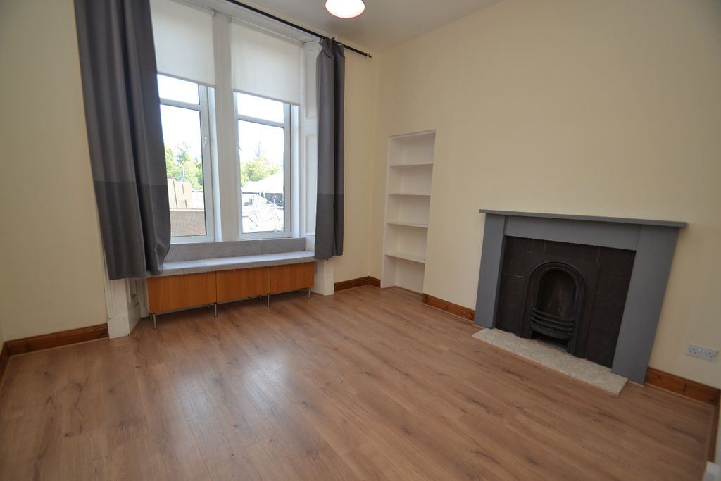 Property photo 2 of 13 4432535