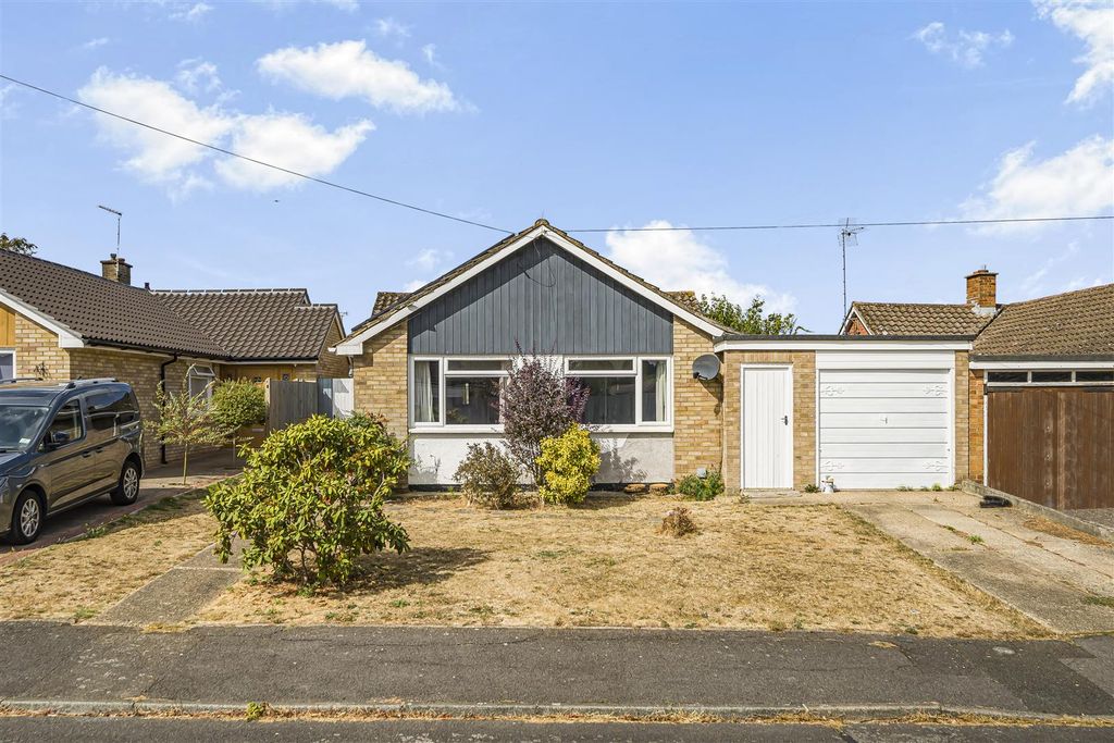 Property photo 1 of 11 8 Frymley View, Windsor Sl4 5Ta12.Jpg