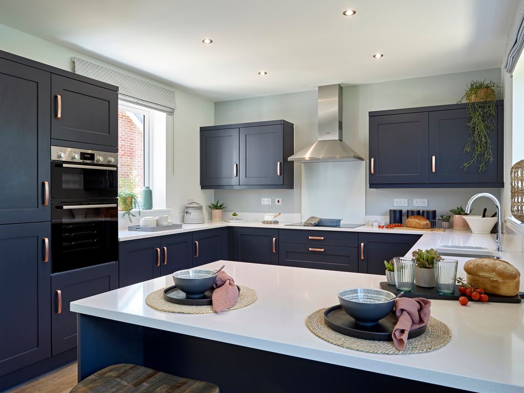 Property photo 3 of 11 Bviswdwelimaple (3)