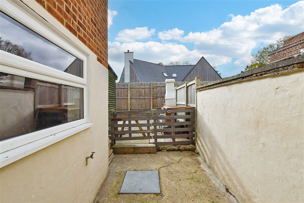 Property photo 2 of 16 Side Garden