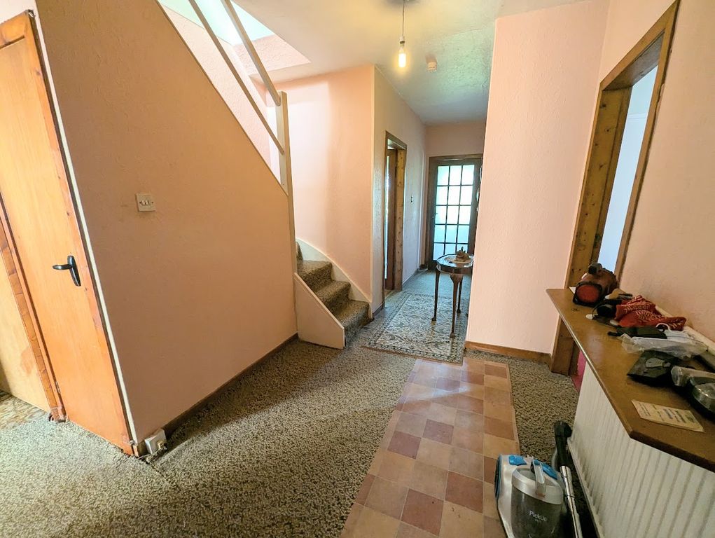 Property photo 2 of 32
