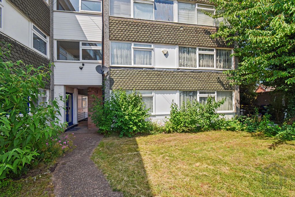 Property photo 2 of 15
