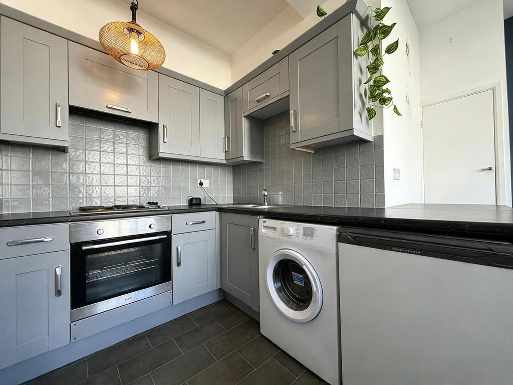 Property photo 2 of 8 Kitchen