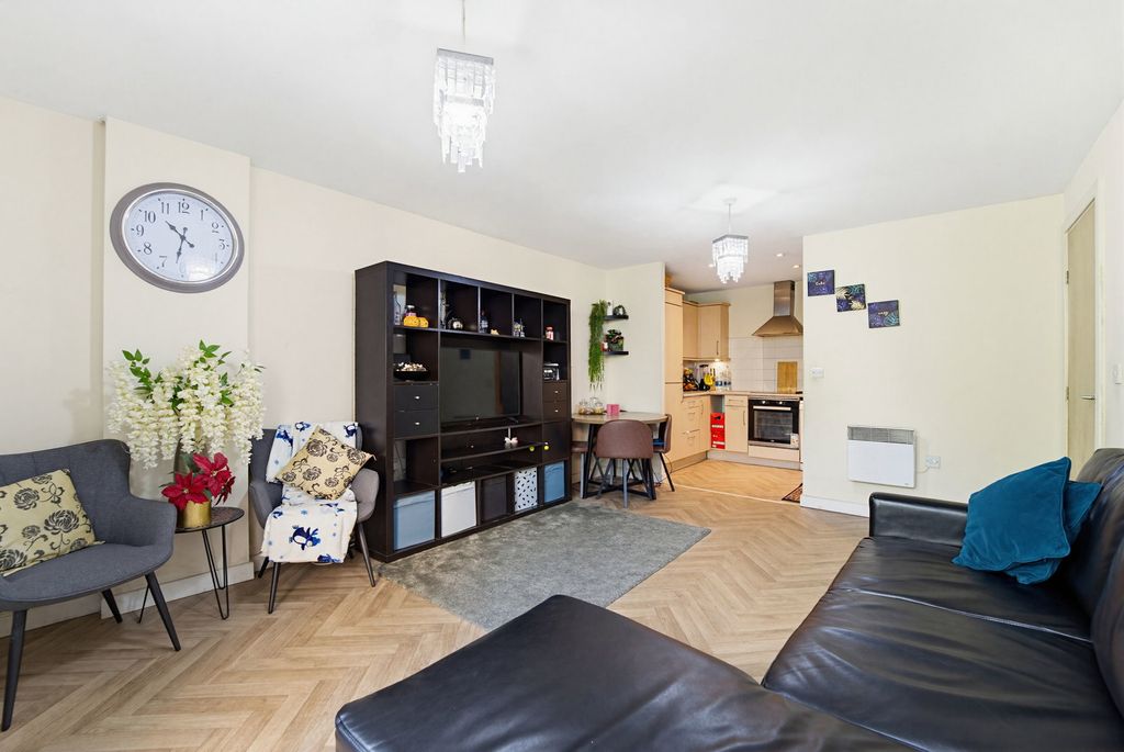 Property photo 3 of 11