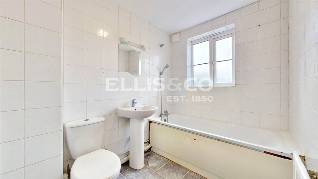 Property photo 3 of 6 Picture No. 29