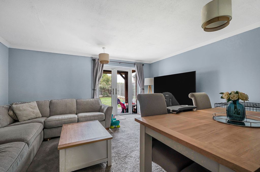 Property photo 3 of 17