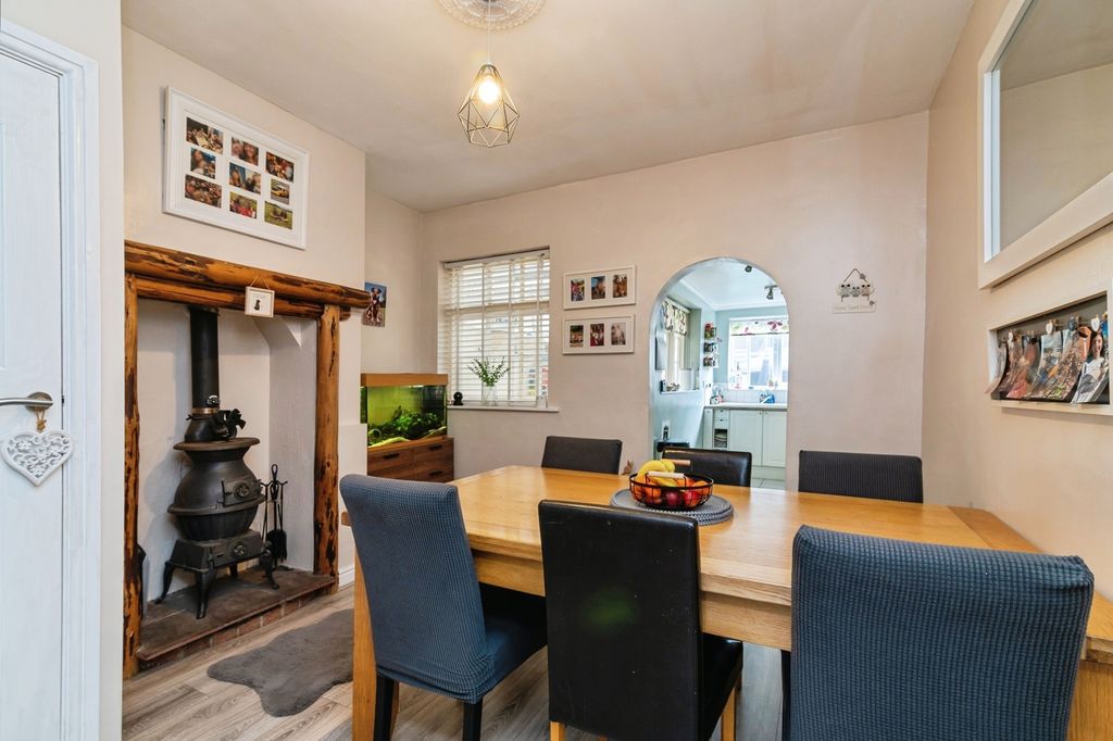 Property photo 2 of 16 Pbox-Img.Jpg