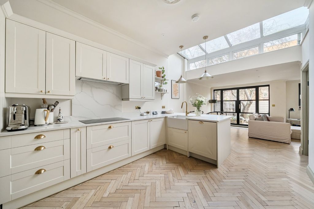 Property photo 3 of 29