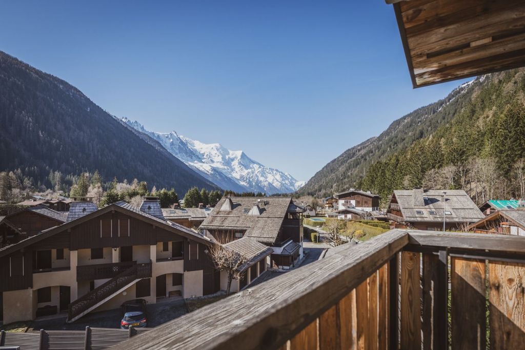 Property photo 2 of 12 Chamonix Apartment F