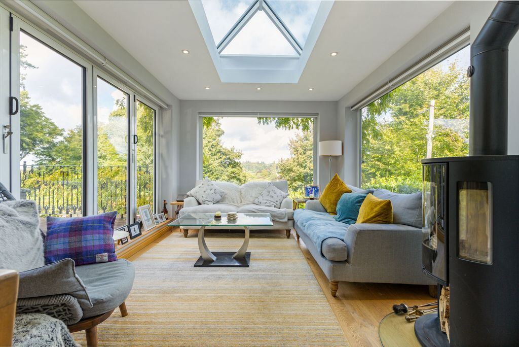 Property photo 3 of 23