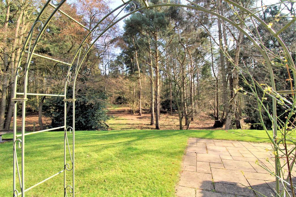 Property photo 2 of 36 Garden