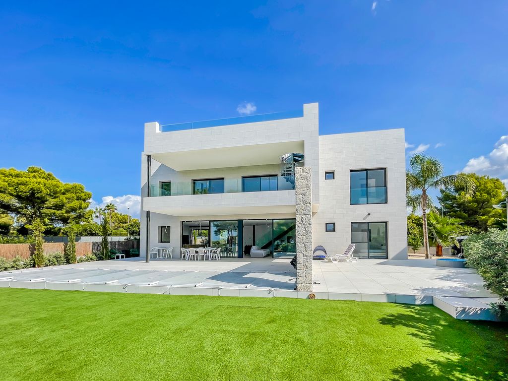 Property photo 1 of 19