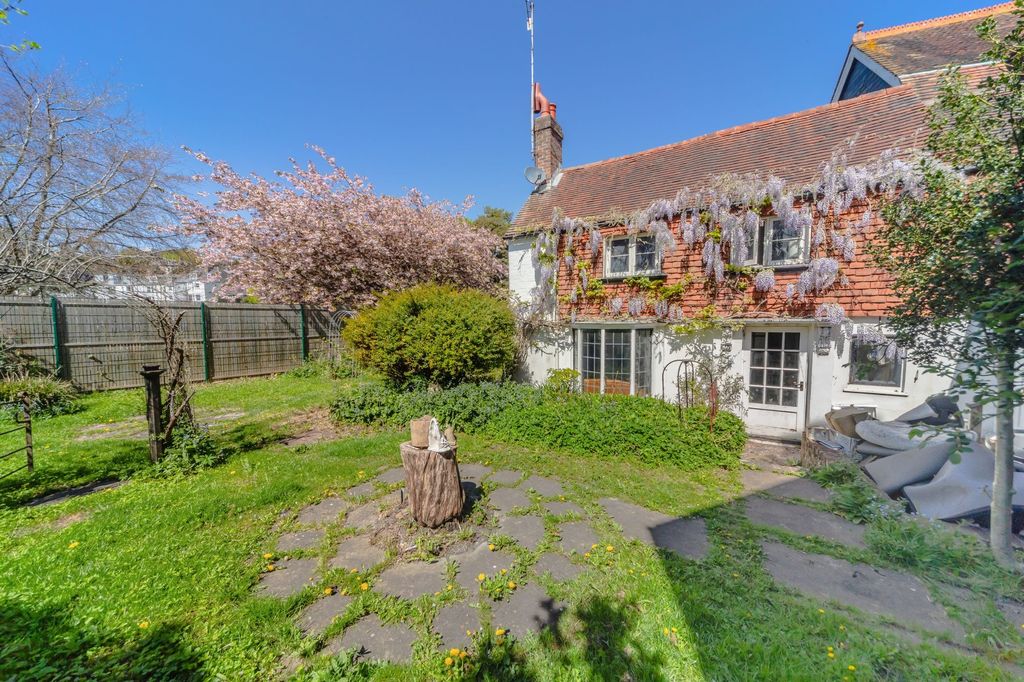 Property photo 3 of 23