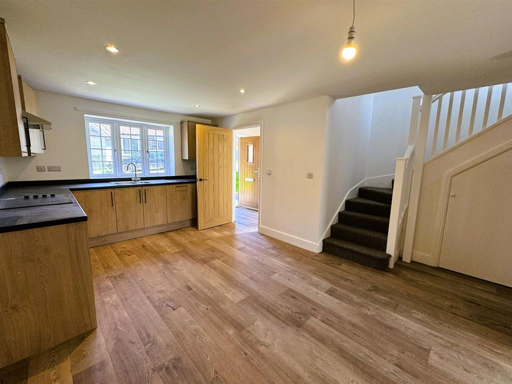 Property photo 3 of 18 Kitchen/Dining Room