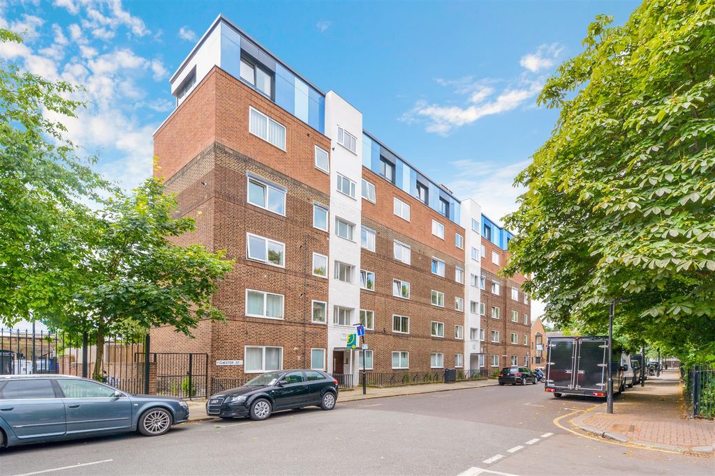Property photo 1 of 12 Barwell House
