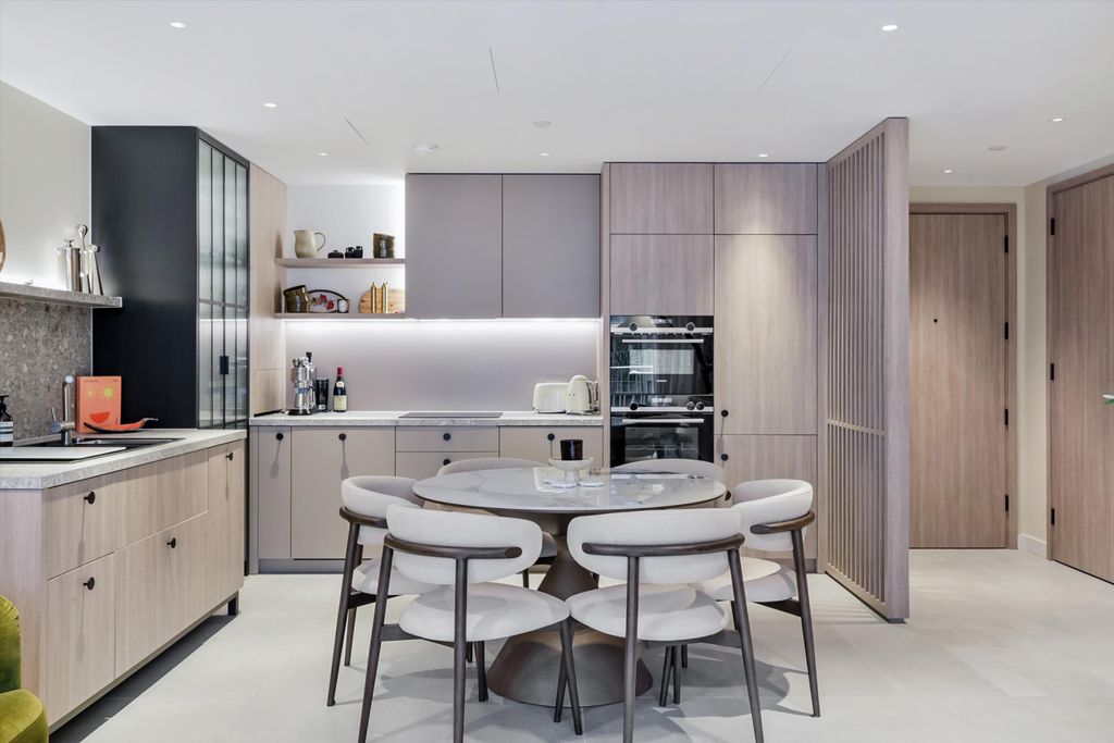 Property photo 3 of 14 Image