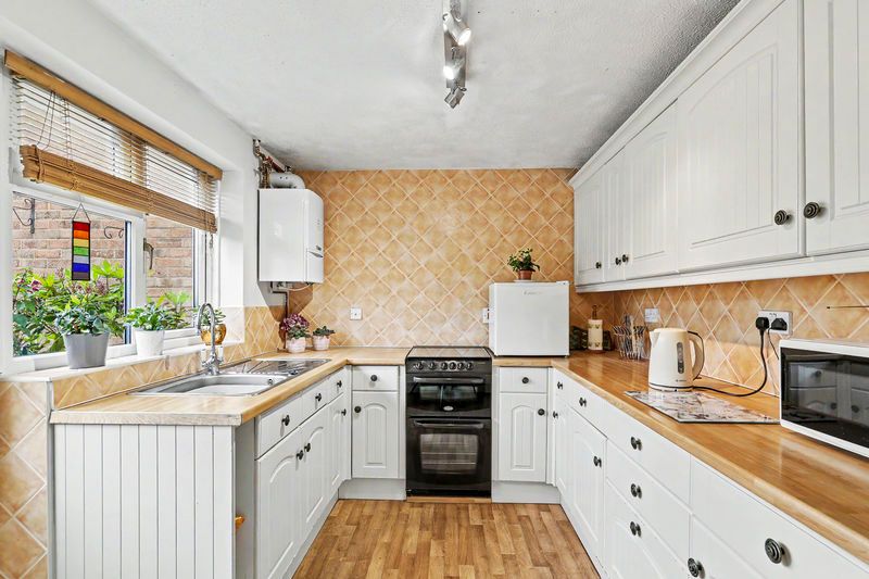 Property photo 3 of 18 Photo 12