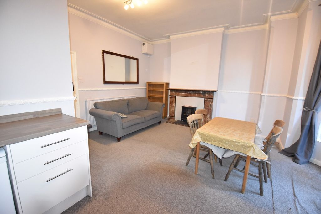 Property photo 3 of 9 2174084