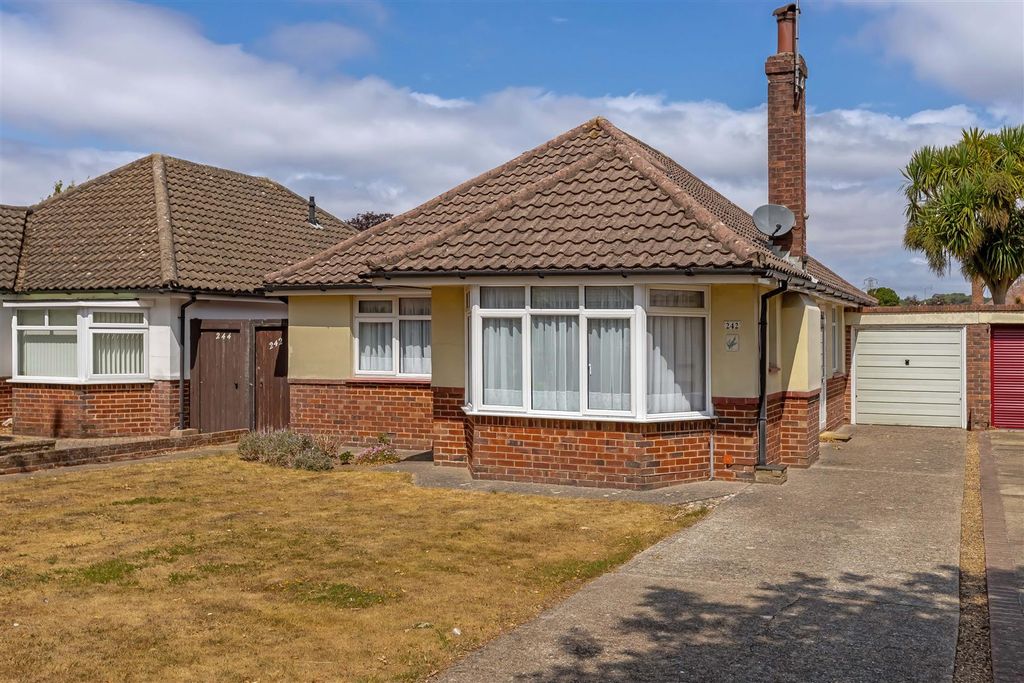 Property photo 1 of 15 Goring Way_4.Jpg