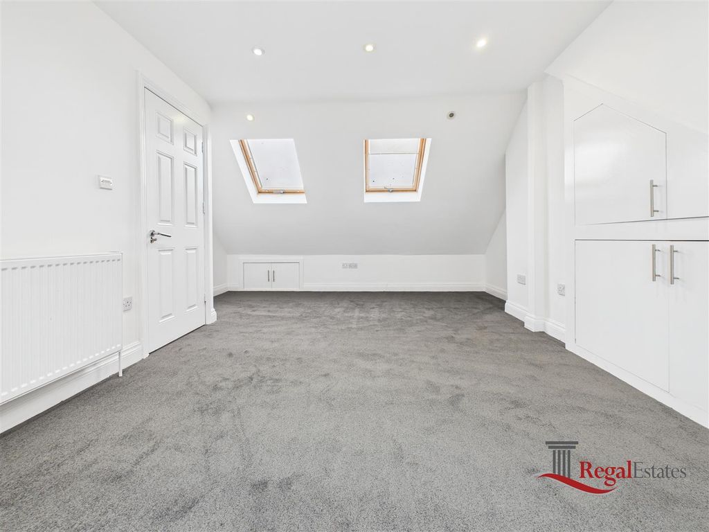 Property photo 2 of 31 Cam02489G0-Pr0230-Still026.Jpg