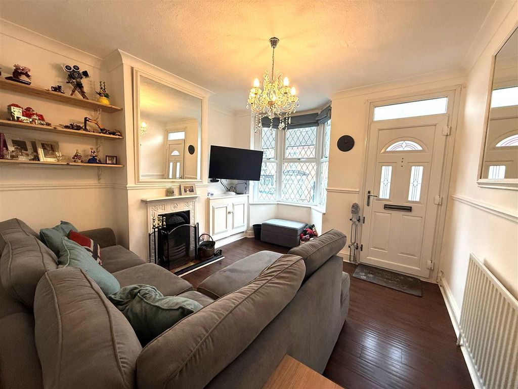 Property photo 2 of 9 8.Jpg