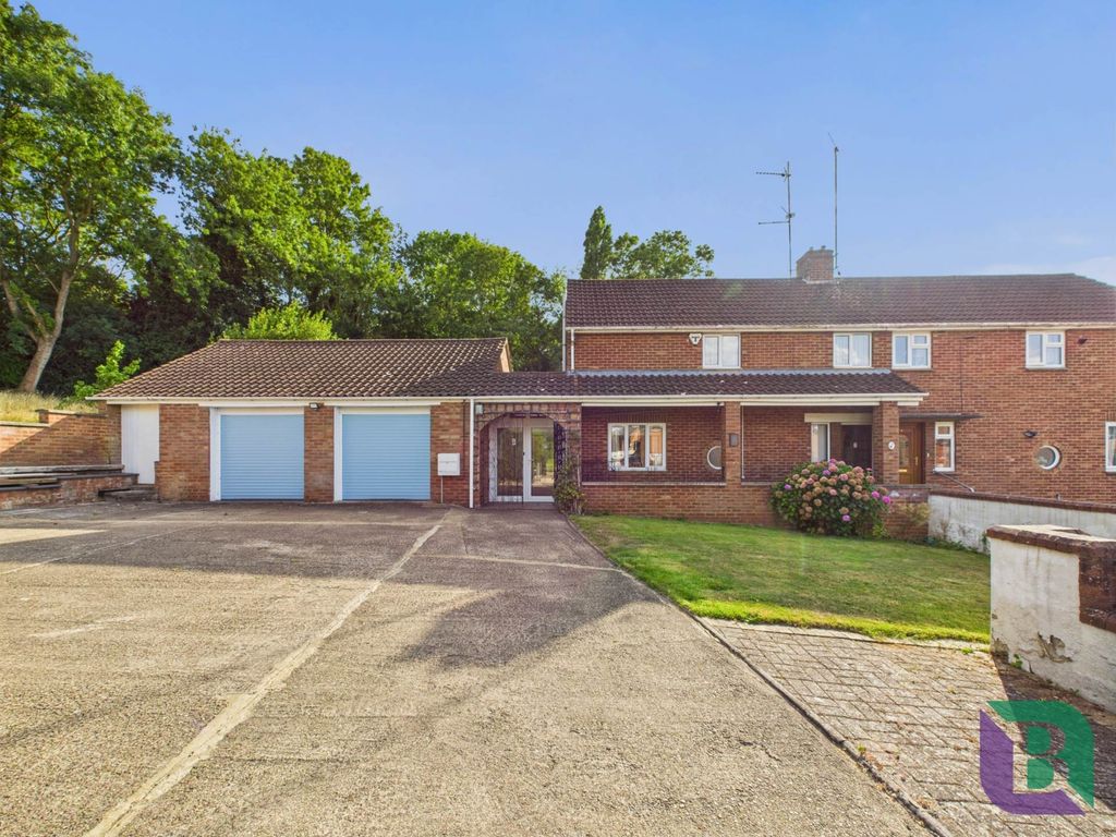 Property photo 1 of 27