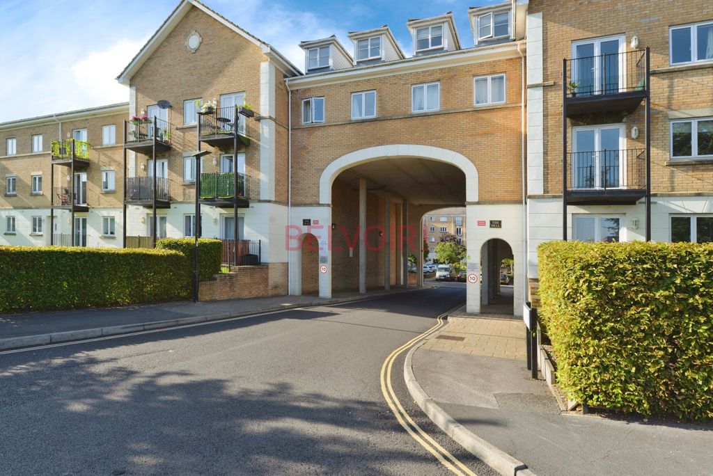 Property photo 1 of 9