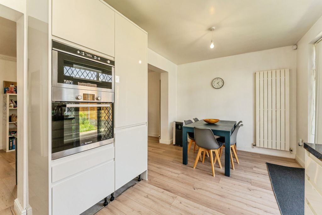 Property photo 3 of 16 Kitchen/Diner
