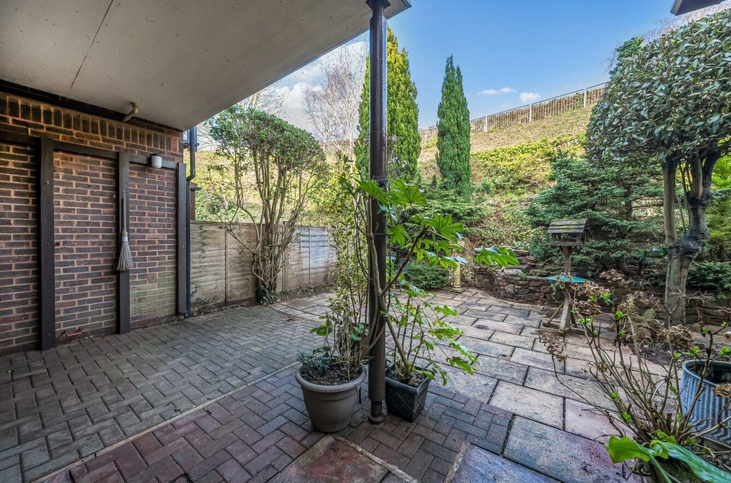 Property photo 3 of 21