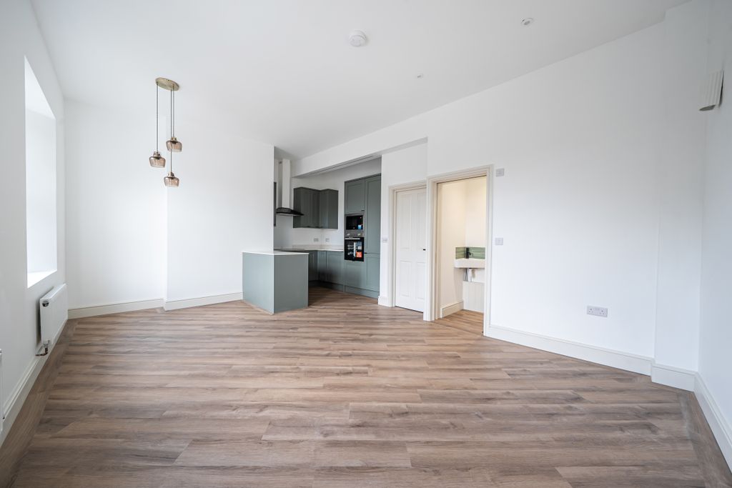 Property photo 3 of 12 1397532-2-697361671F479