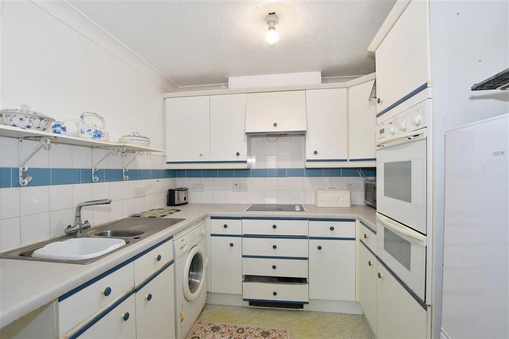 Property photo 1 of 9 Kitchen