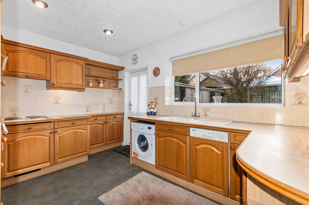 Property photo 2 of 26