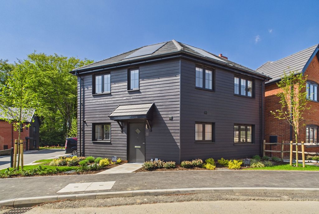 Property photo 1 of 11 Front