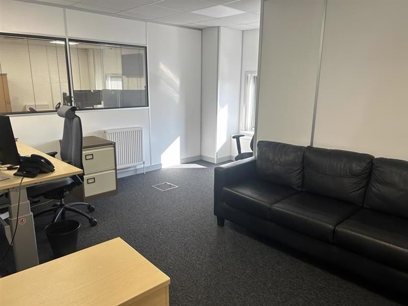 Property photo 2 of 11 Large Office First Floor