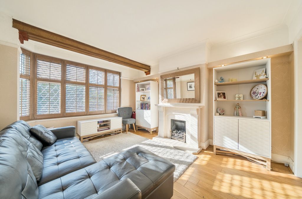 Property photo 3 of 18 1365409-18-68F90B...